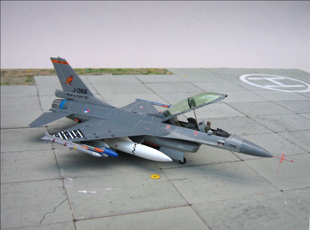 GD F 16 MB Orange Jumper AKleijn